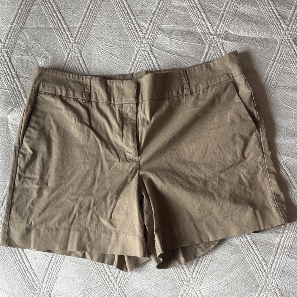Ann Taylor Tan Women's Bermudas